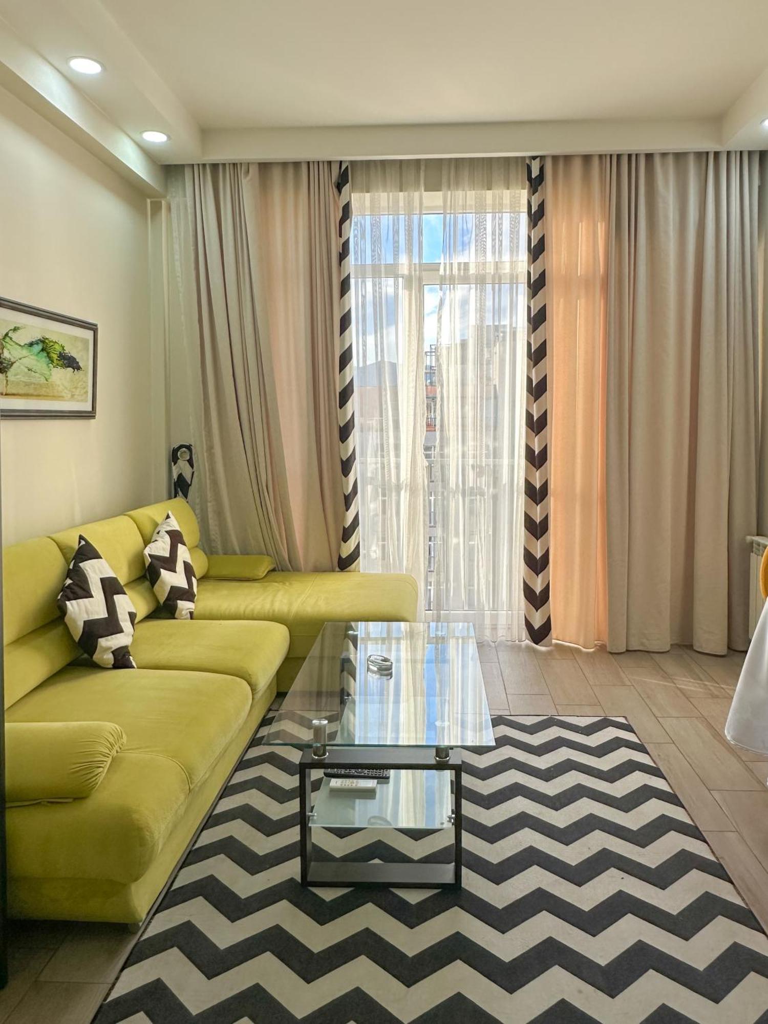 Apartments With View 第比利斯 外观 照片